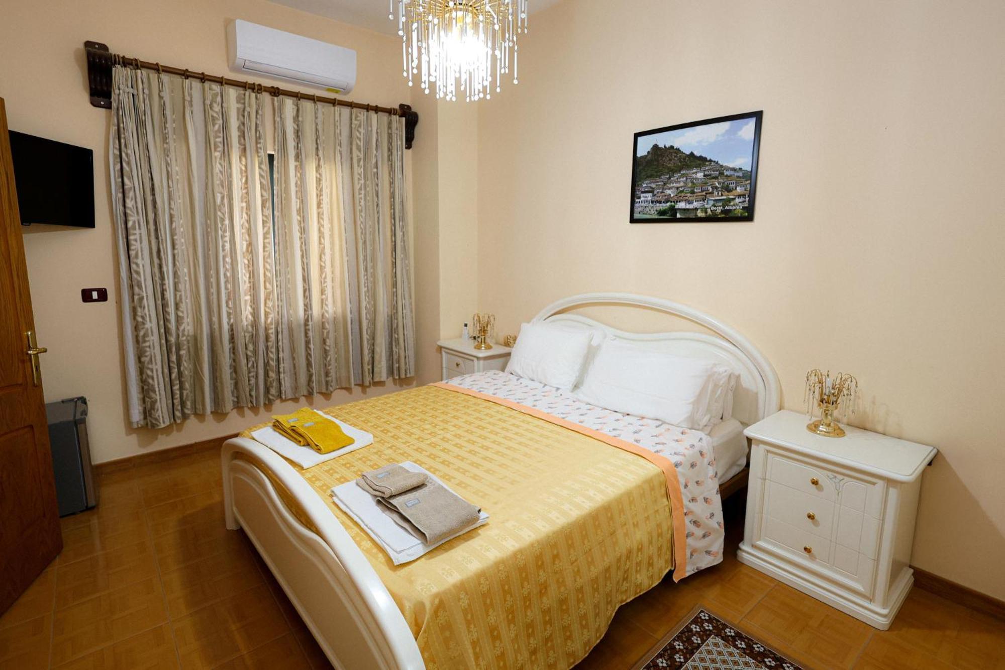Casa La Pieve Bed and Breakfast Berat Exteriör bild