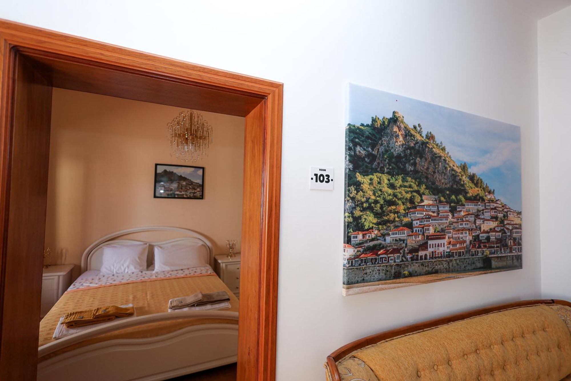 Casa La Pieve Bed and Breakfast Berat Exteriör bild