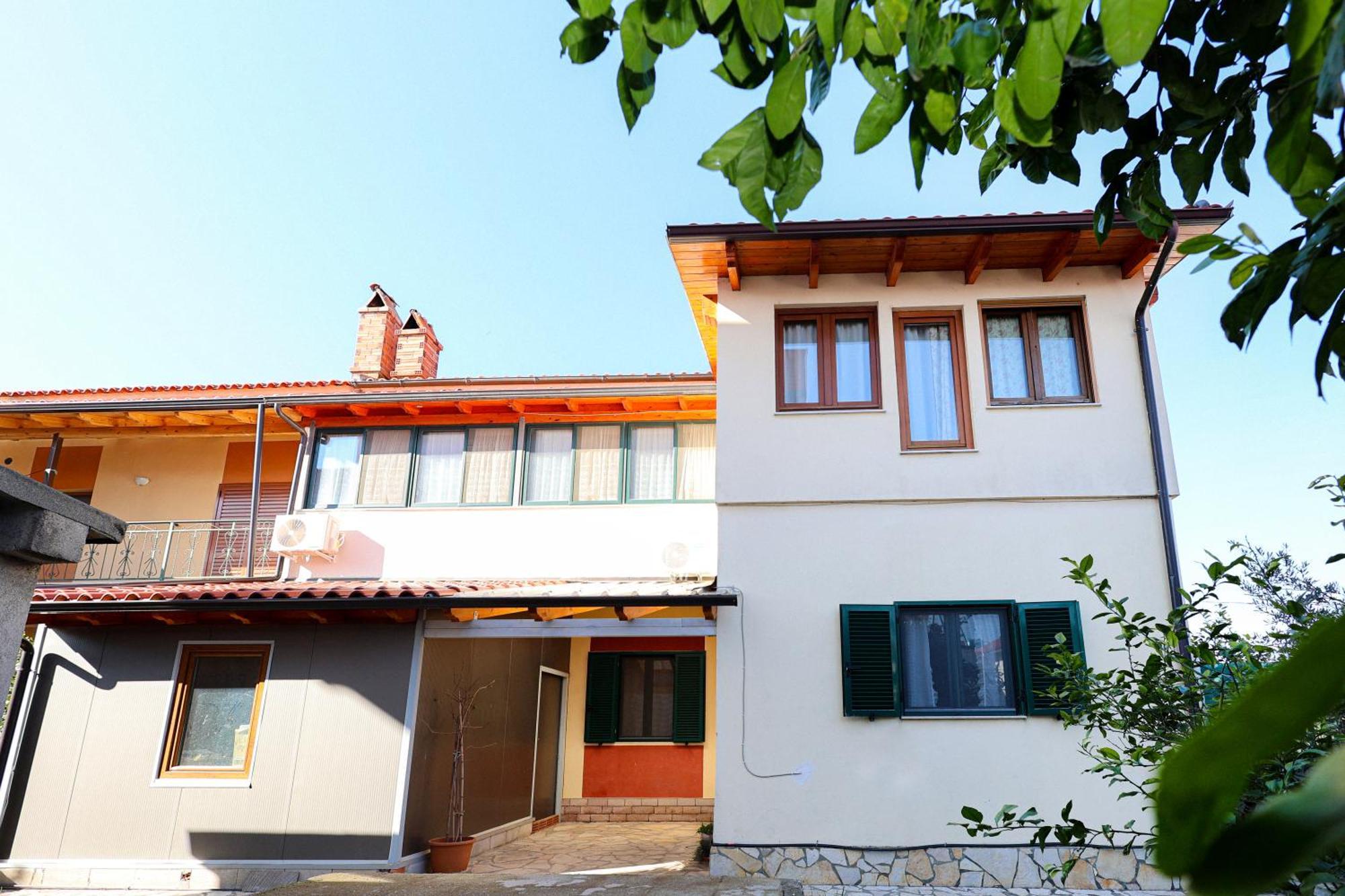 Casa La Pieve Bed and Breakfast Berat Exteriör bild