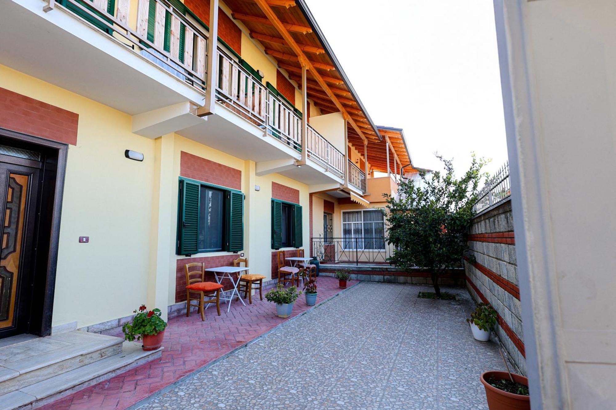 Casa La Pieve Bed and Breakfast Berat Exteriör bild